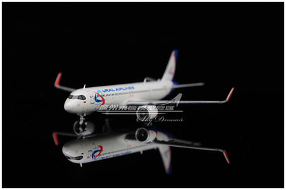 1:400 GeminiJets URAL AIRLINES BOEING A321neo Airplane Diecast Aircraft Model