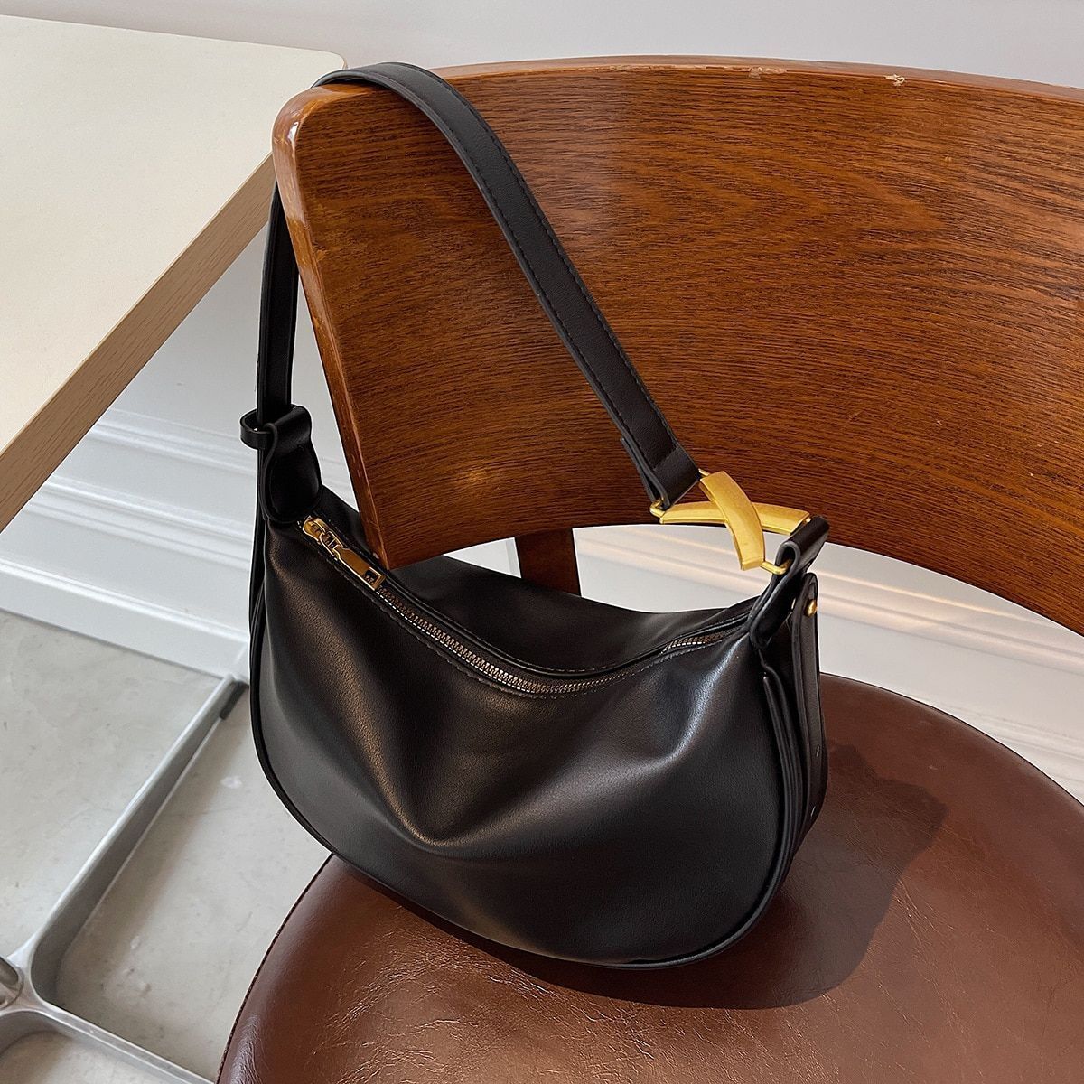 Vintage Bag Synthetic Leather Zipper Shoulder Purses Simple Handbags 28*15*8 CM