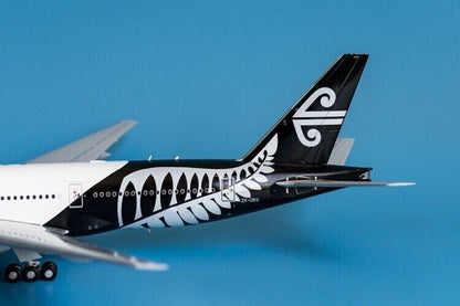 1:200 32CM JC WINGS AIR NEW ZEALAND BOEING 777-200ER Airplane Diecast Model