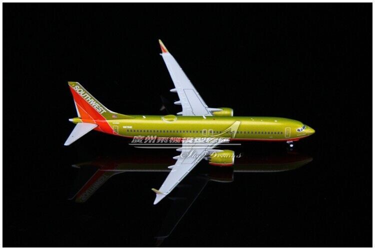 1:400 GeminiJets SOUTHWEST BOEING 737 MAX8 Passenger Airplane Diecast Model