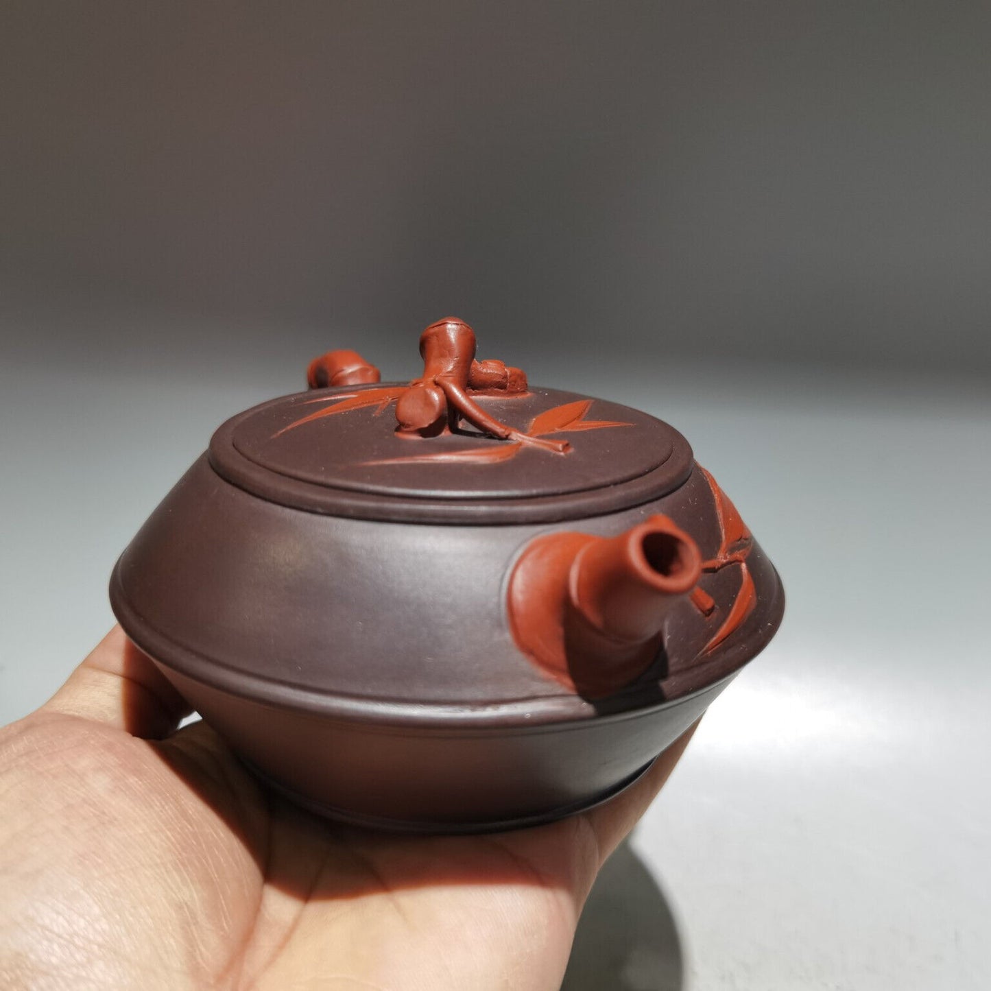 Chinese Yixing Zisha Clay Handmade Exquisite Teapot（双色扁竹叶壶 底款：顾景舟）