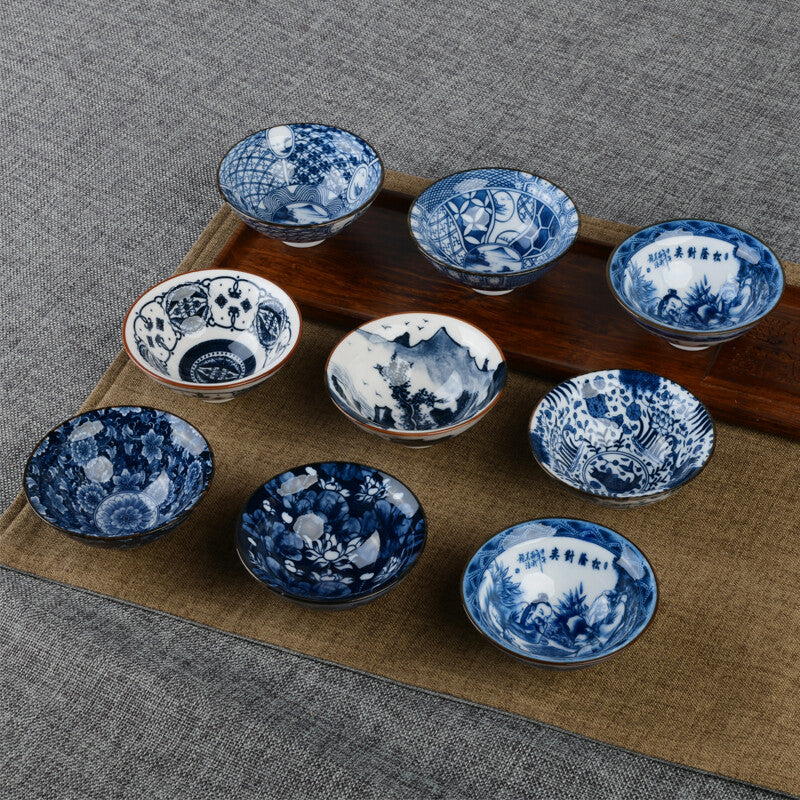 Blue-and-white porcelain tea cup for Pu'er tea Chinese kungfu tea cup Jingdezhen