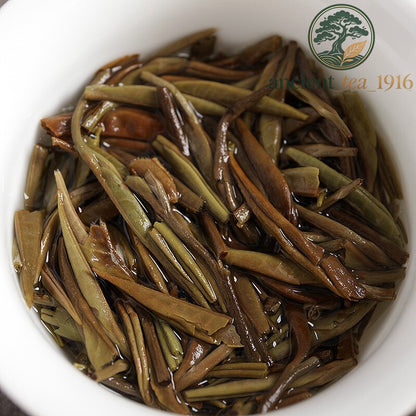 White Tea Yunnan Moonlight Silver Needle Natural Old Cake 100g Premium