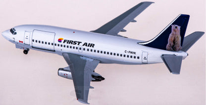 1:400 AeroClassics FIRST AIR BOEING 737-200 Passenger Airplane Diecast Model
