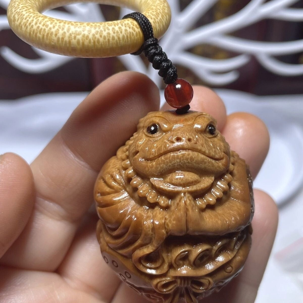 Natural Olive Nut Hand Carved Zen Toad Statue Pendant Bead Chain Frog
