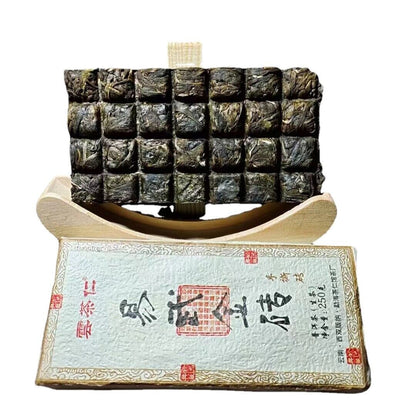 Yunnan Tea Yiwu Gold Brick Puerh Tea Raw Tea 250g Brick Tea