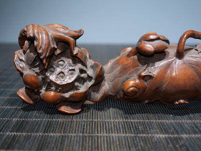 Old Chinese Boxwood Handcarved Frog Lotus Wealth Ruyi Lucky Statue 75g