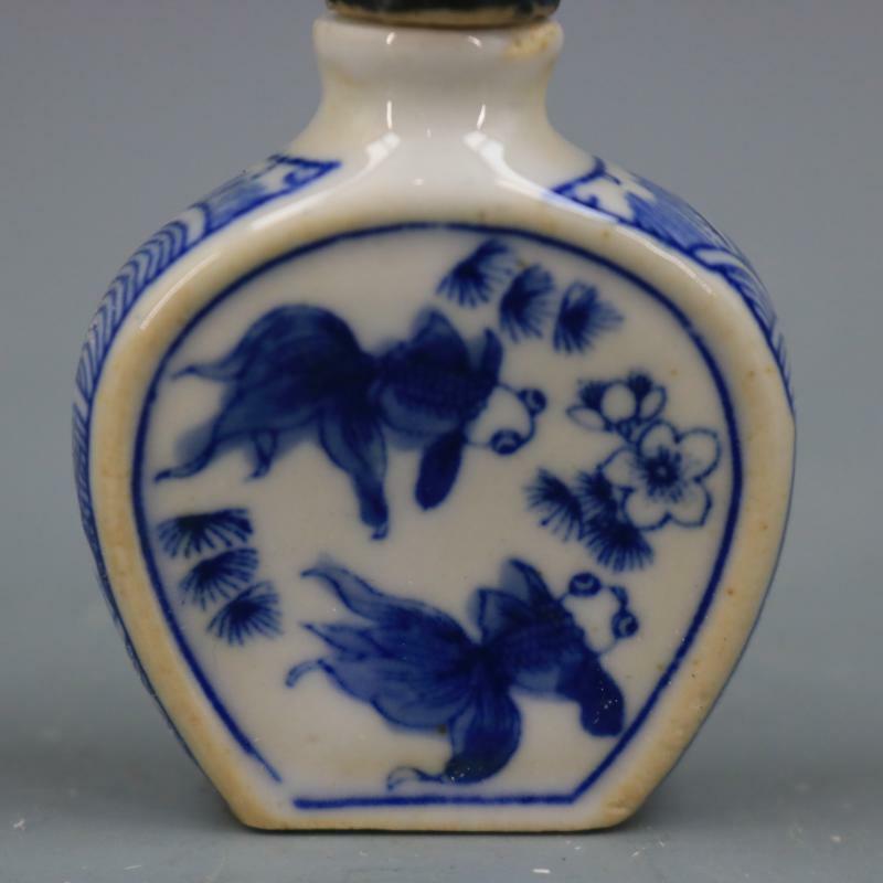 China Antique Blue and White Porcelain Goldfish Snuff Bottle Collectable