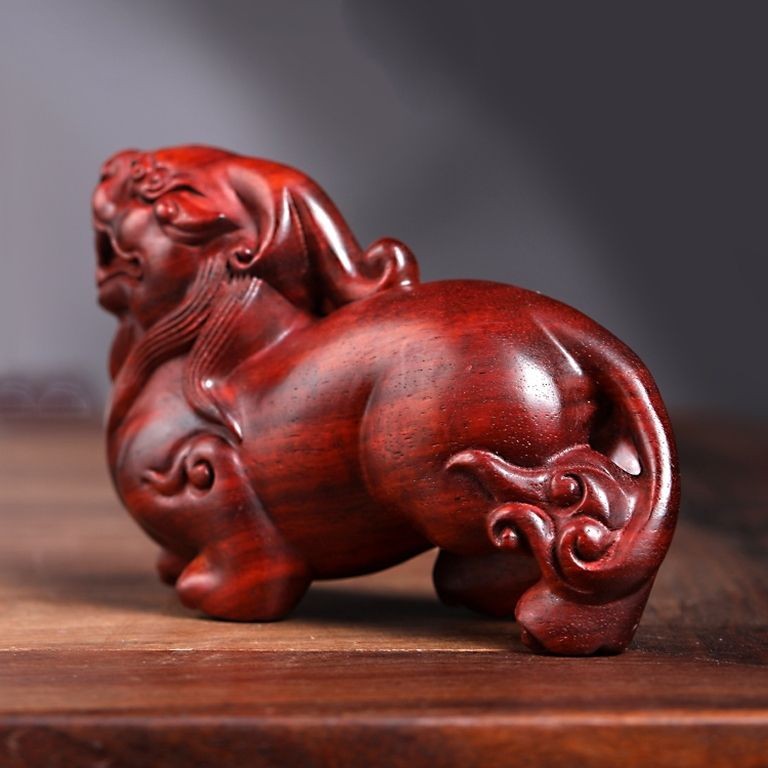 Indian Red Sandalwood Pixiu Hand Piece Wood Carving Craft