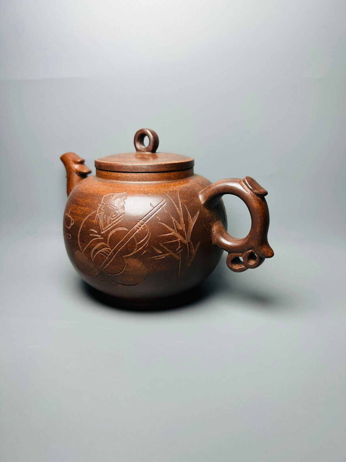 Chinese Yixing Zisha Clay Handmade Exquisite Teapot（乐在其中 底款： 顾景舟）