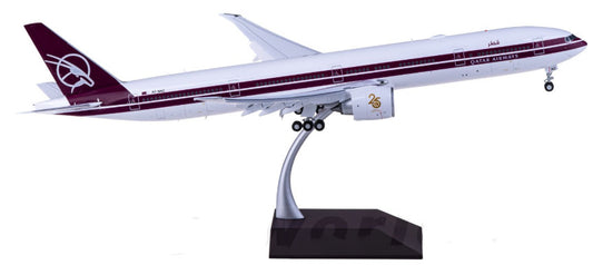 1:200 Geminijets Qatar Boeing 777-300 A7-BAC Passenger Airplane Diecast Model