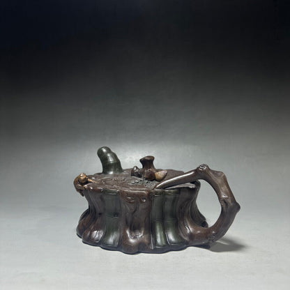 Chinese Yixing Zisha Clay Handmade Exquisite Teapot （松鼠一捆竹 底款：蒋蓉）