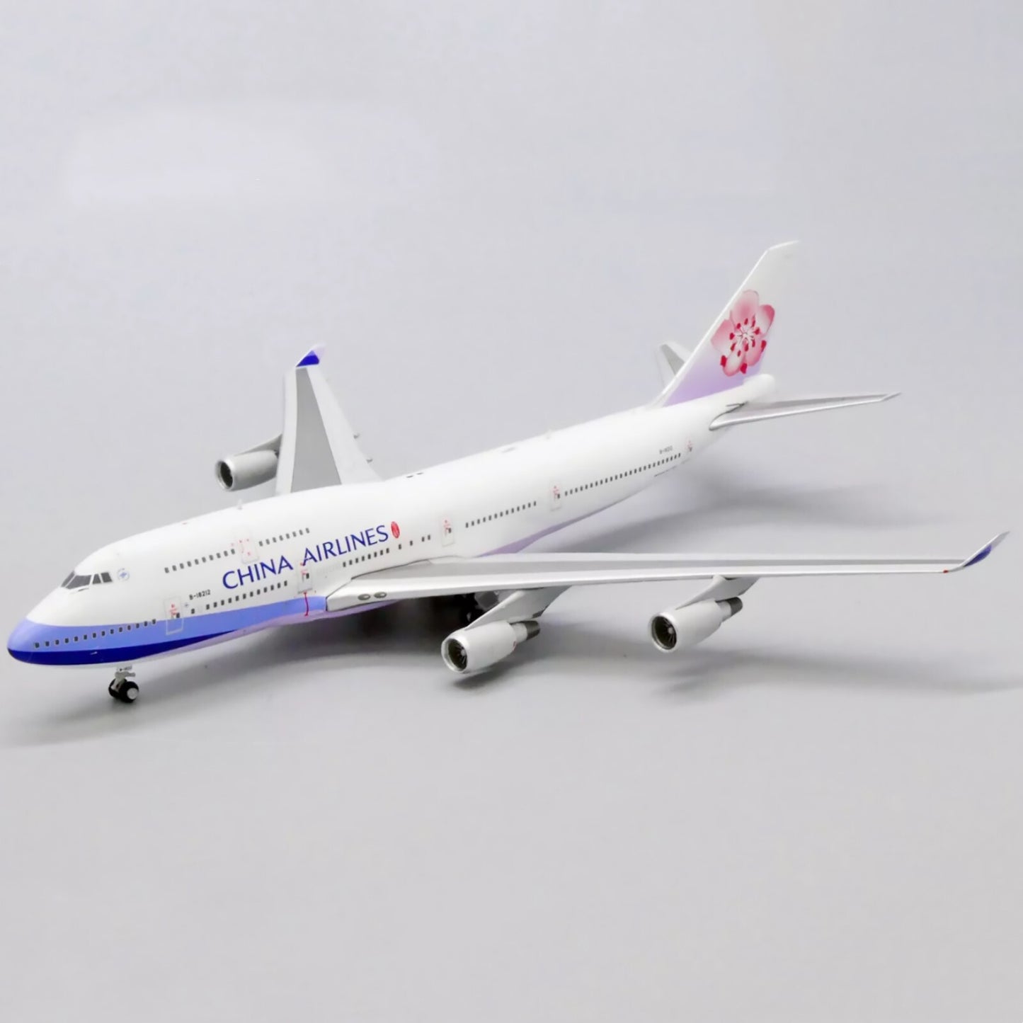 20cm Alloy 1/350 Scale China Airlines B747 Aircraft Model Display Gift