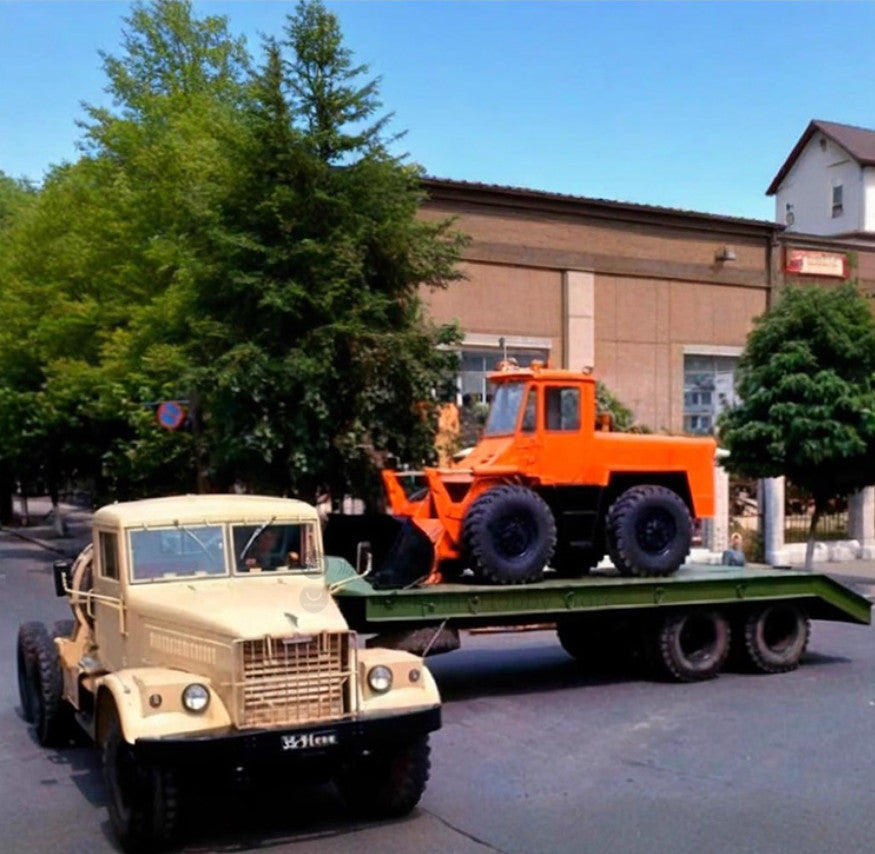 1:43 SSM KRAZ-258B1 CHMZAP-5523 Heavy Tractor Truck with Trailer Diecast Model