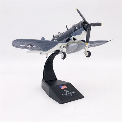 Amer WWII F4U-1 Pirate Military Fighter VMF-323 USA 1945 1/72 Aircraft Model