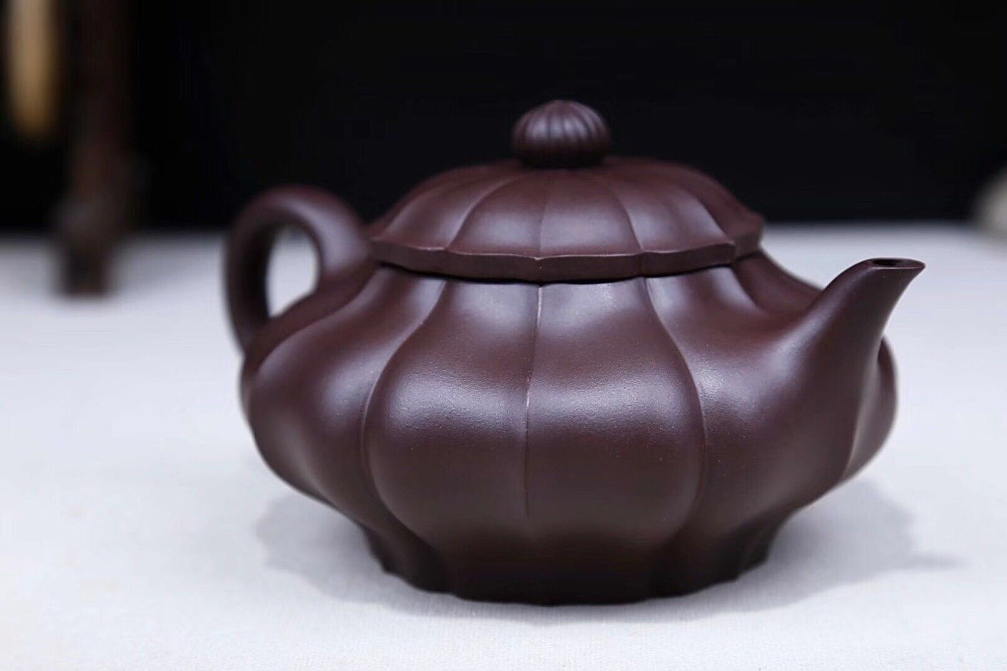 320cc Handmade Purple Sand Purple Clay Teapot HeLing Hu Teapot in Yixing, China-