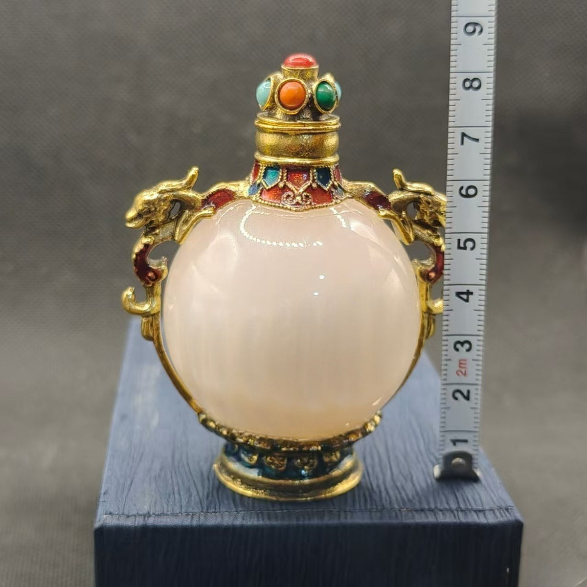 Rare Antique Jade Bottle UV Red Color Changing Chinese Artifact