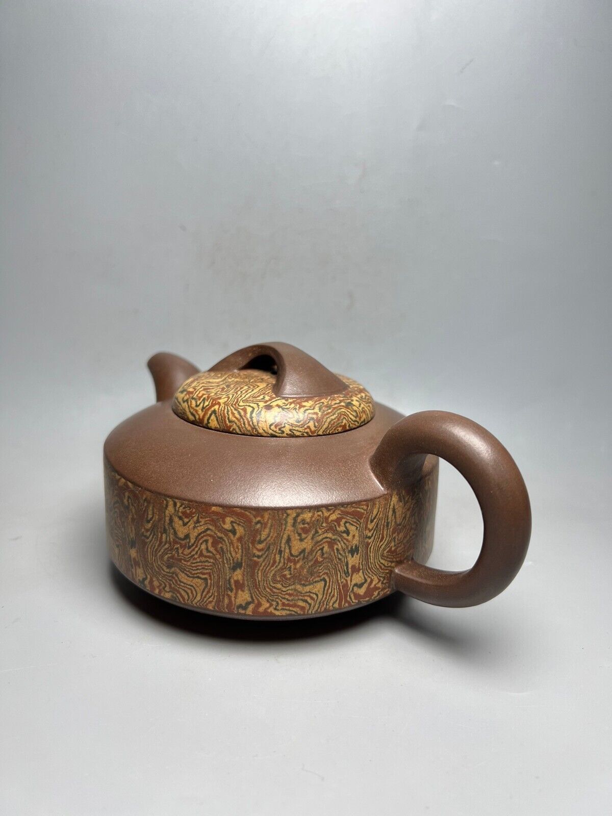 Chinese Yixing Zisha Clay Handmade Exquisite Teapot （汉君 底款：徐汉棠）