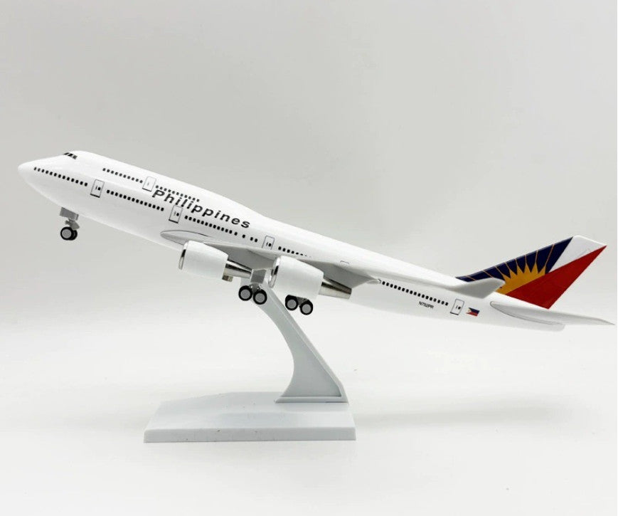 30CM Philippines BOEING 747-400 Airplane Landing Gear Resin Aircraft Model