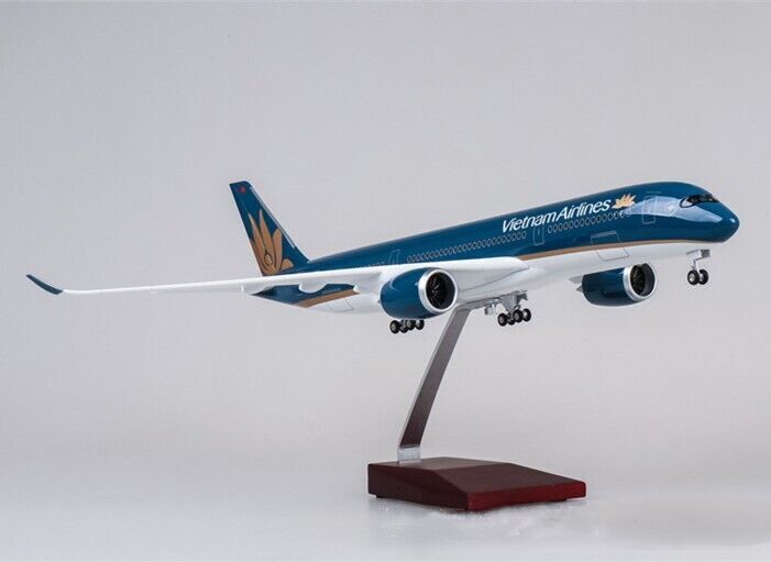 47CM Vietnam Airlines AIRBUS A350 Airplane Led Sound Light Resin Aircraft Model