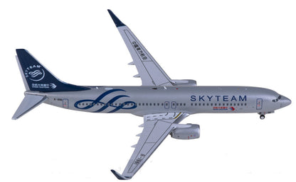 1:400 AeroPolaris China Eastern Boeing 737-800 Passenger Airplane Diecast Model