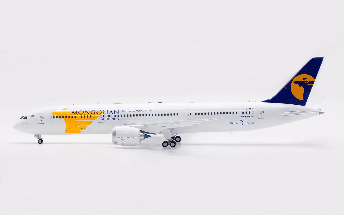 1:200 InFlight Mongolian B787-9 Passenger Airplane Diecast Aircraft Model