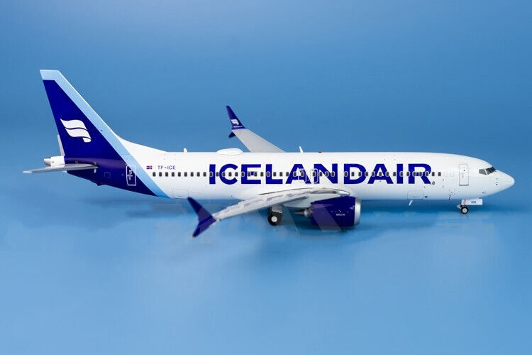 1:200 GeminiJets ICELANDAIR BOEING 737 MAX8 Passenger Airplane Diecast Model