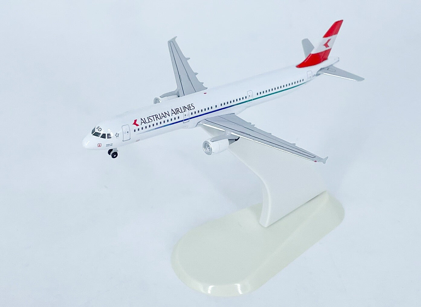 1:500 StarJets AUSTRIAN AIRLINES AIRBUS A321 Passenger Airplane Diecast Model