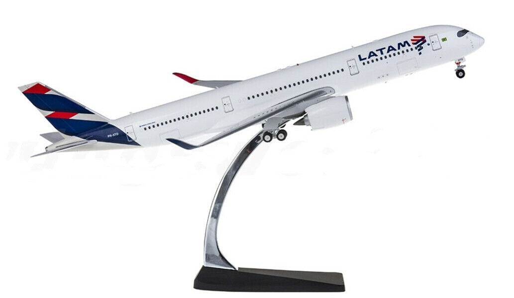1:200 33CM Phoenix LATAM AIRBUS A350-900 Airplane Diecast Plane Aircraft Model