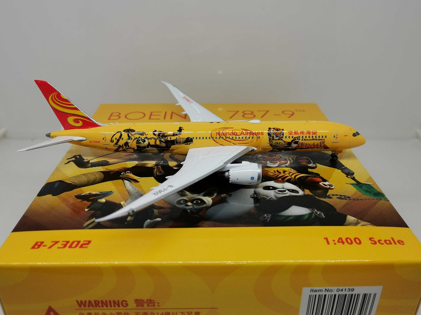 1:400 Phoenix Hainan Airlines BOEING 787-9 Airplane Diecast Aircraft Plane Model
