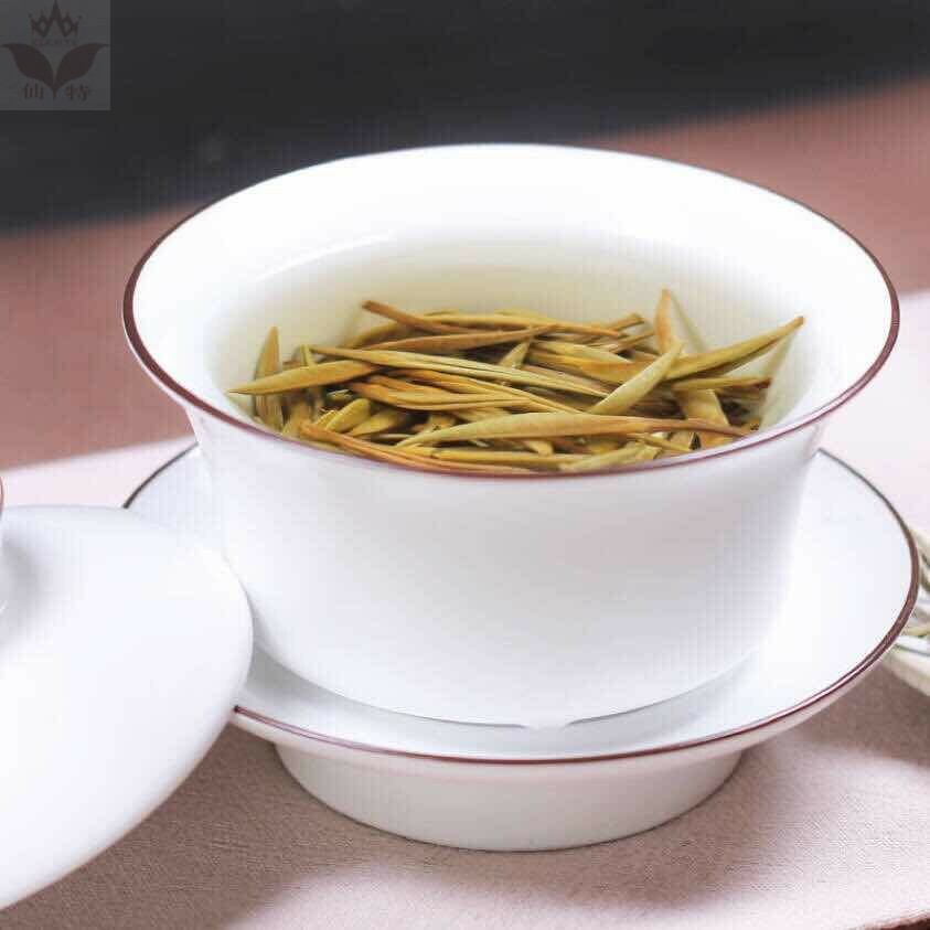 Chinese Fujian White Tea Silver Needle Bai Hao Yin Zhen White Tea Cake 300g