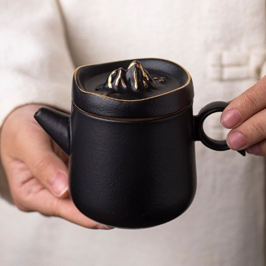 Creative Mountain Ceramic Teapot Chinese Gongfu Tea Pots 160m
