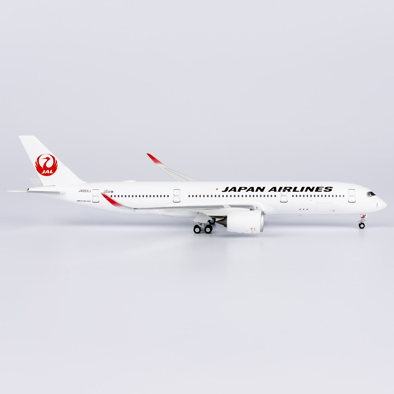 1:400 NGmodels Japan Airlines Airbus A350-900 Passenger Airplane Diecast Model