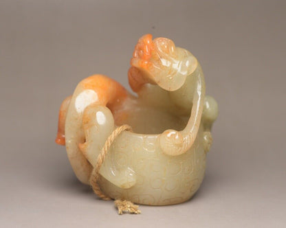 Chinese Antique Hetian Jade Carving Animal Statue Exquisite Thumb Ring Jewelry