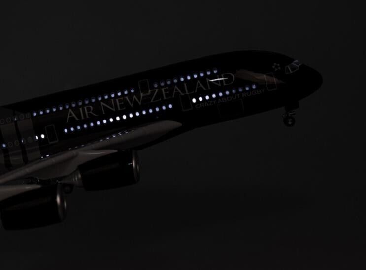 46CM AIR NEW ZEALAND AIRBUS A380 Airplane Led Sound-controlled Light Resin Model