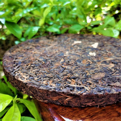 Yiwu Daye Pu'er Ripe Tea Cake Zhonghong Yin Yiwu Zhangxiang Pu'er Ripe Tea 357g
