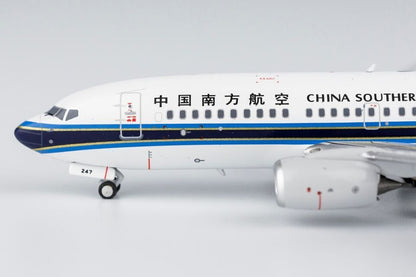 1:400 NG Model CHINA SOUTHERN BOEING 737-700 Passenger Airplane Diecast Model
