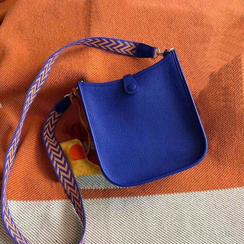 2022 NEW Women's Bucket Bag Handbag Hollowed Crossbody Bag Leather