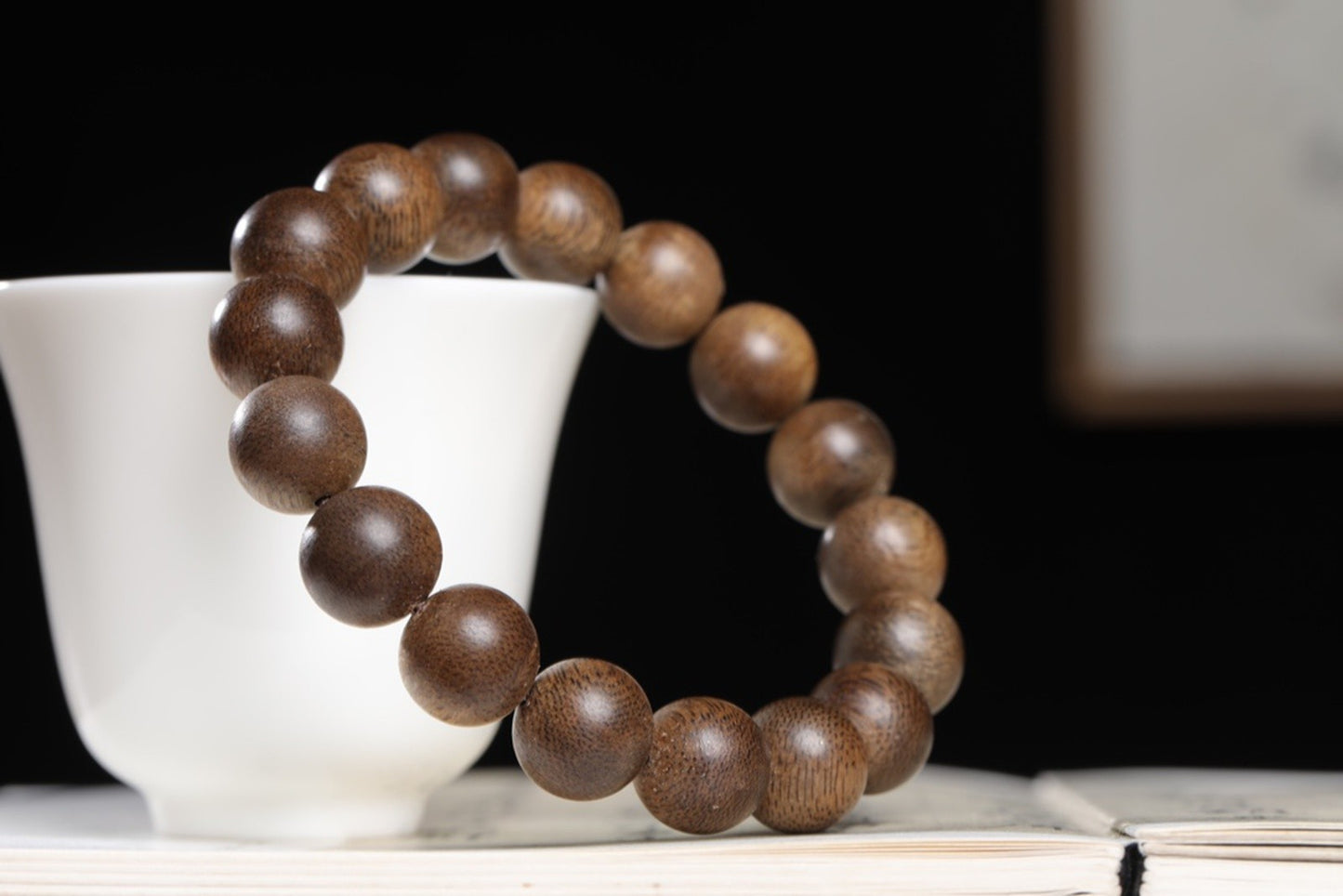 12mm Chinese Natural Eaglewood Handmade Exquisite Bracelets 31309