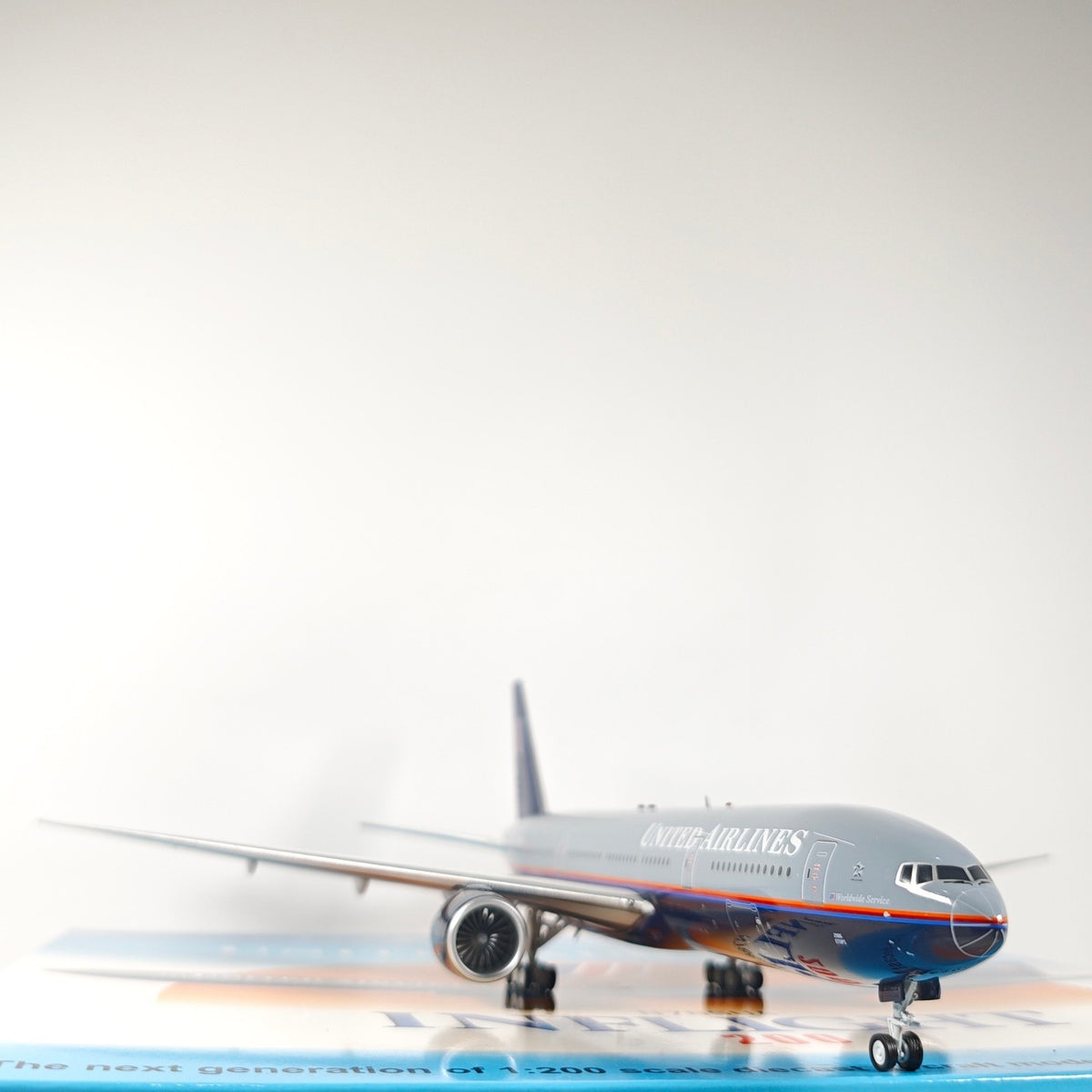 1:200 InFlight United Airlines B777-200 N786UA Airplane Diecast Plane Model