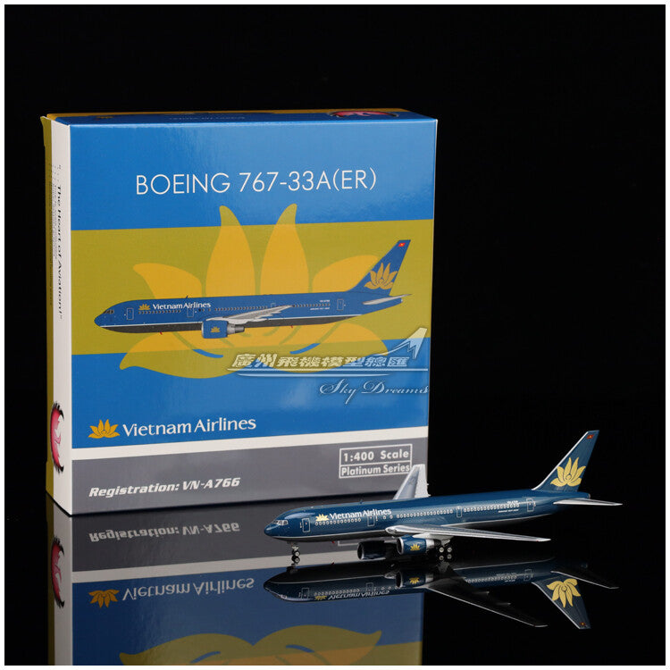 1:400 Phoenix Vietnam Airlines BOEING 767-300ER Passenger Plane Diecast Model