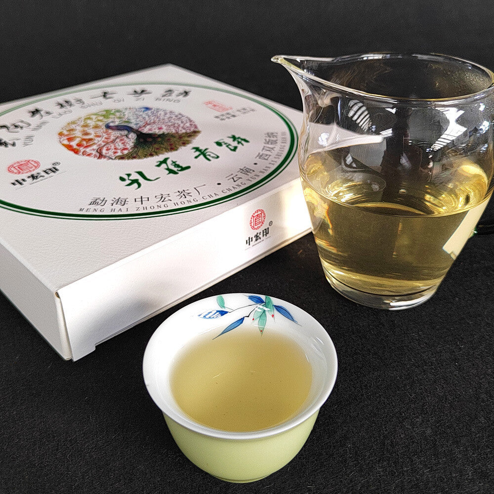 357G Pu'er Tea Peacock Green Cake Raw Tea Cake Icelandic Old Tree Pu'er