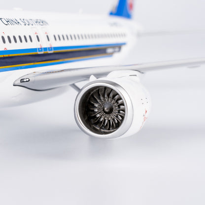 1:200 Southern CCP China Southern Comac C909 B-657J Airplane Diecast Model