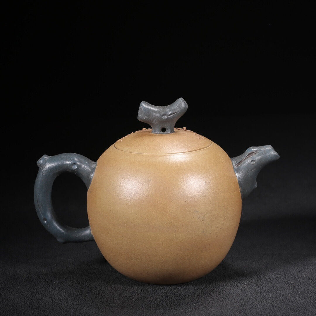 Chinese Yixing Zisha Clay Handmade Exquisite Teapot （梅香 底款：周桂珍）