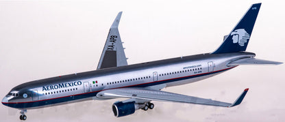 1:200 28CM JC Wings Aeroméxico BOEING 767-300ER PassengerAirplane Diecast Model