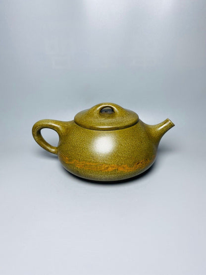 Chinese Yixing Zisha Clay Handmade Exquisite Teapot （石瓢壶 底款：顾月荣）