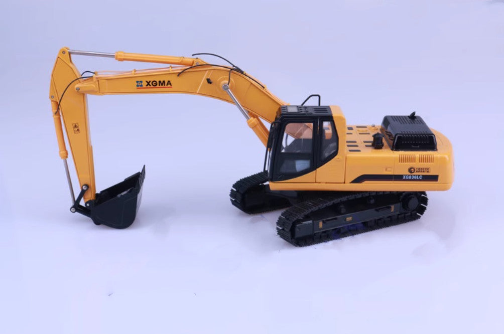 1:35 35CM XGMA XG836LC Excavator Construction Machine Vehicles Diecast Model