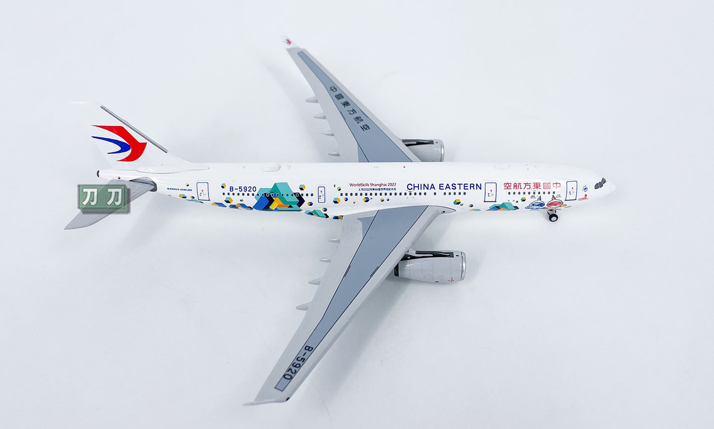1:400 NG Models CHINA EASTERN A330-200 Passenger Airplane Diecast Aircraft Model