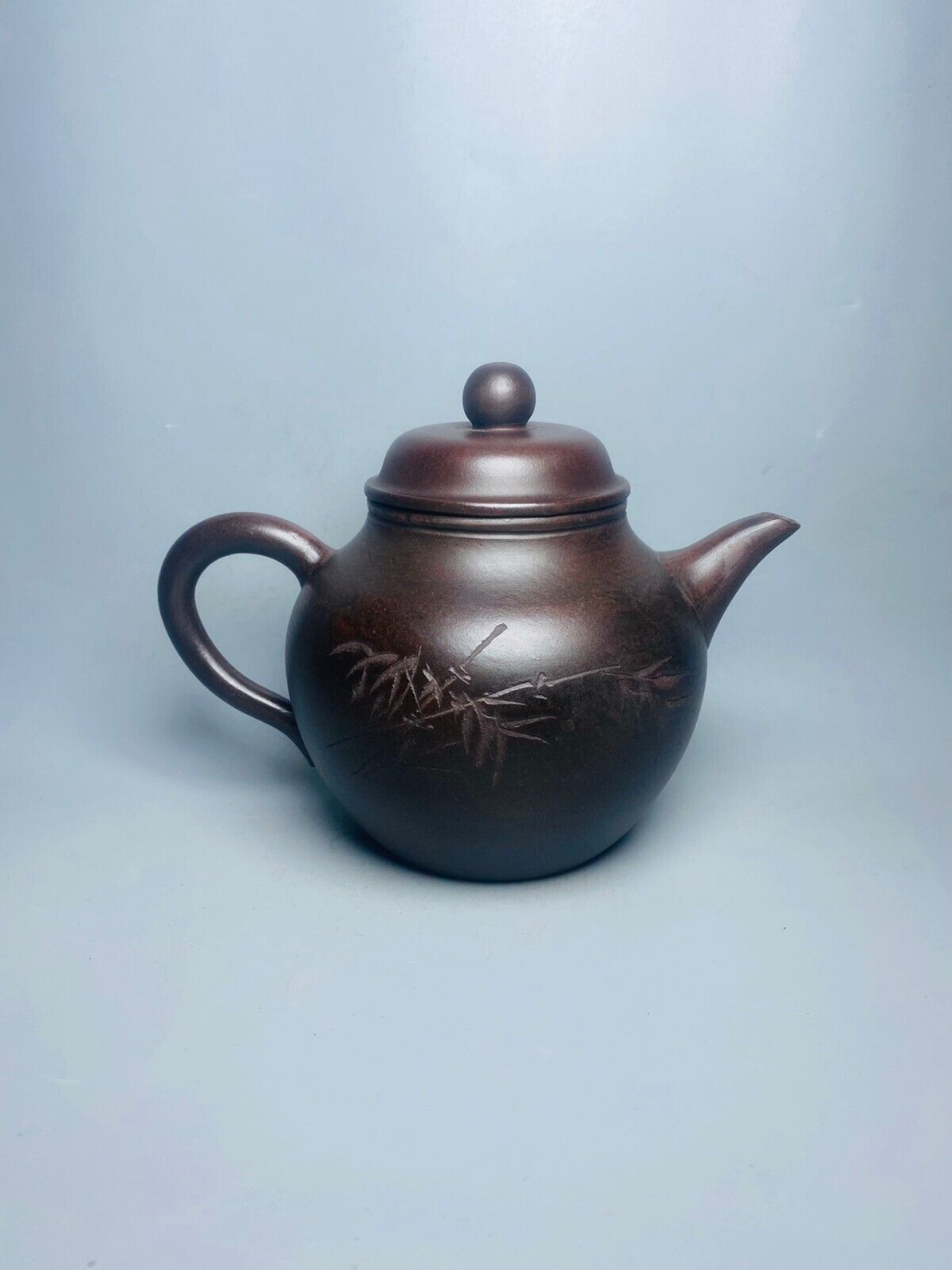 Chinese Yixing Zisha Clay Handmade Exquisite Teapot （秋水 底款：如图）