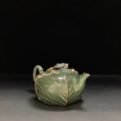 Chinese Yixing Zisha Clay Handmade Exquisite Teapot （包菜 底款：燕亭）